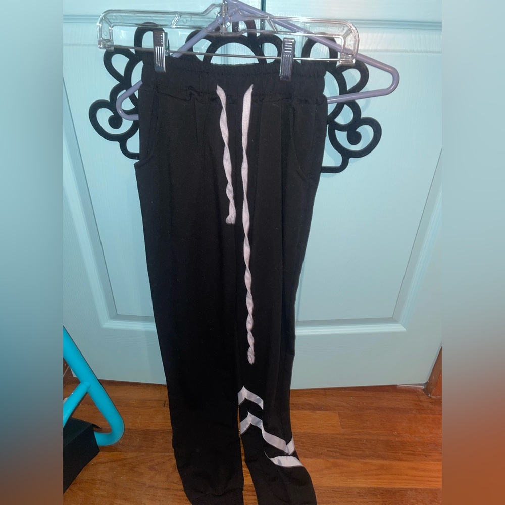 Jogger pant black with white reflective stripe
